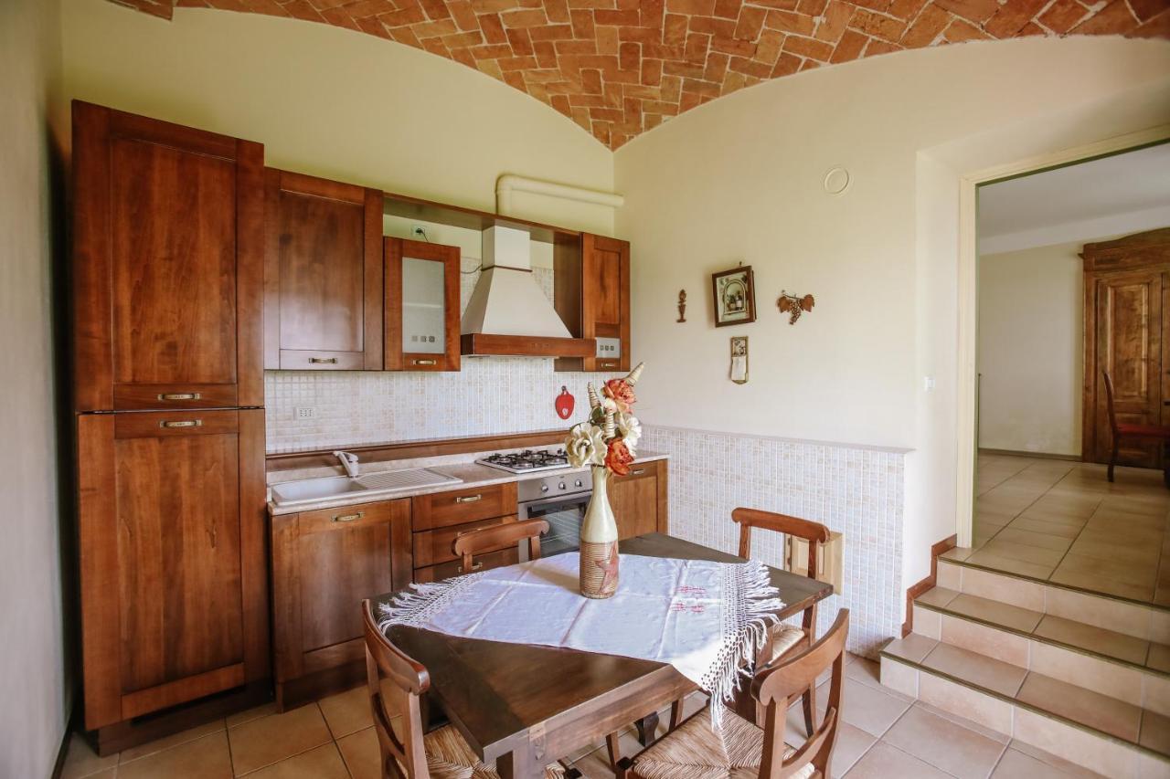 Apartamento Il Pozzo Fiorito Cossombrato Exterior foto