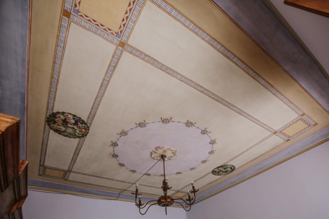 Apartamento Il Pozzo Fiorito Cossombrato Exterior foto