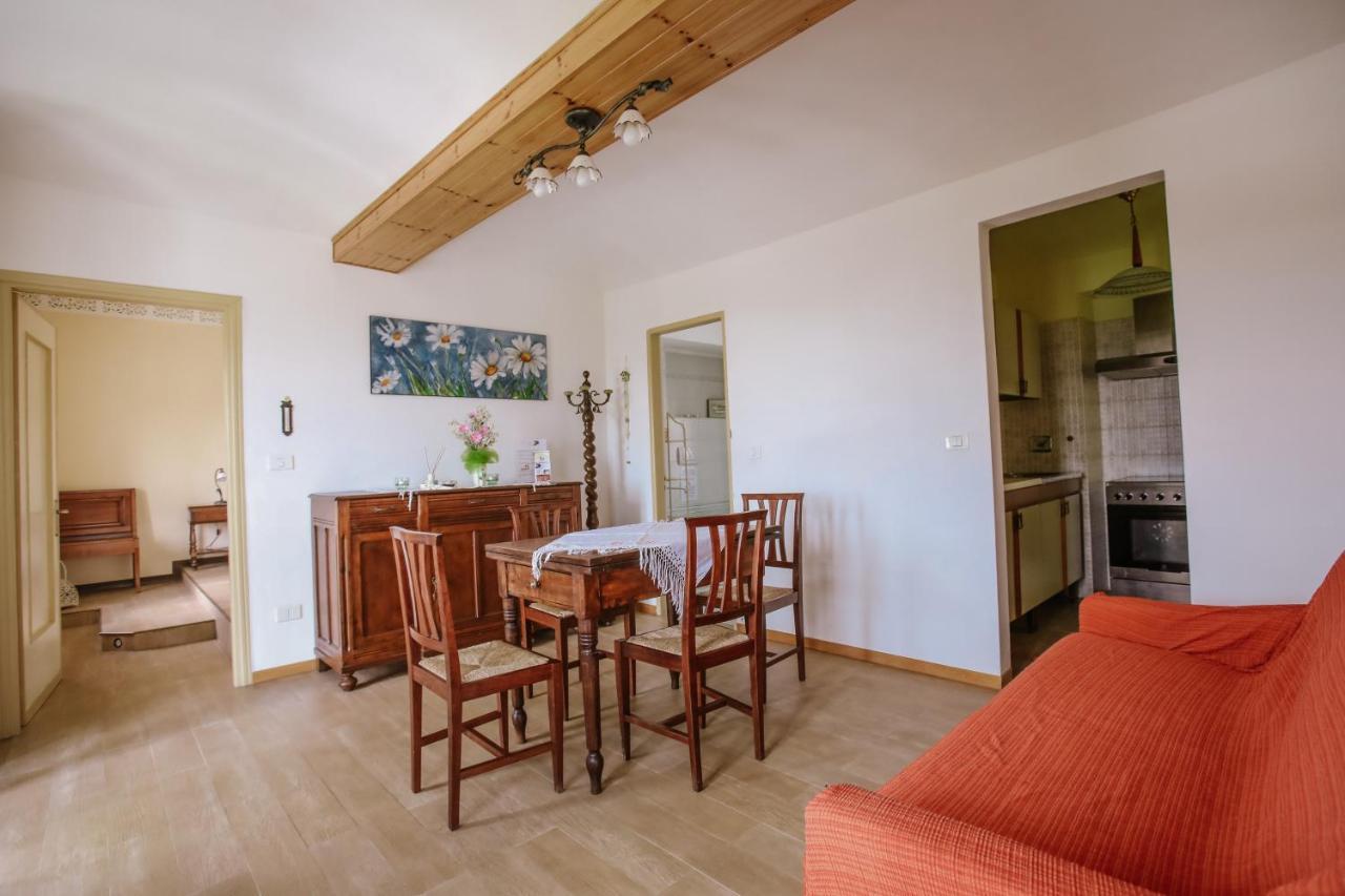 Apartamento Il Pozzo Fiorito Cossombrato Exterior foto