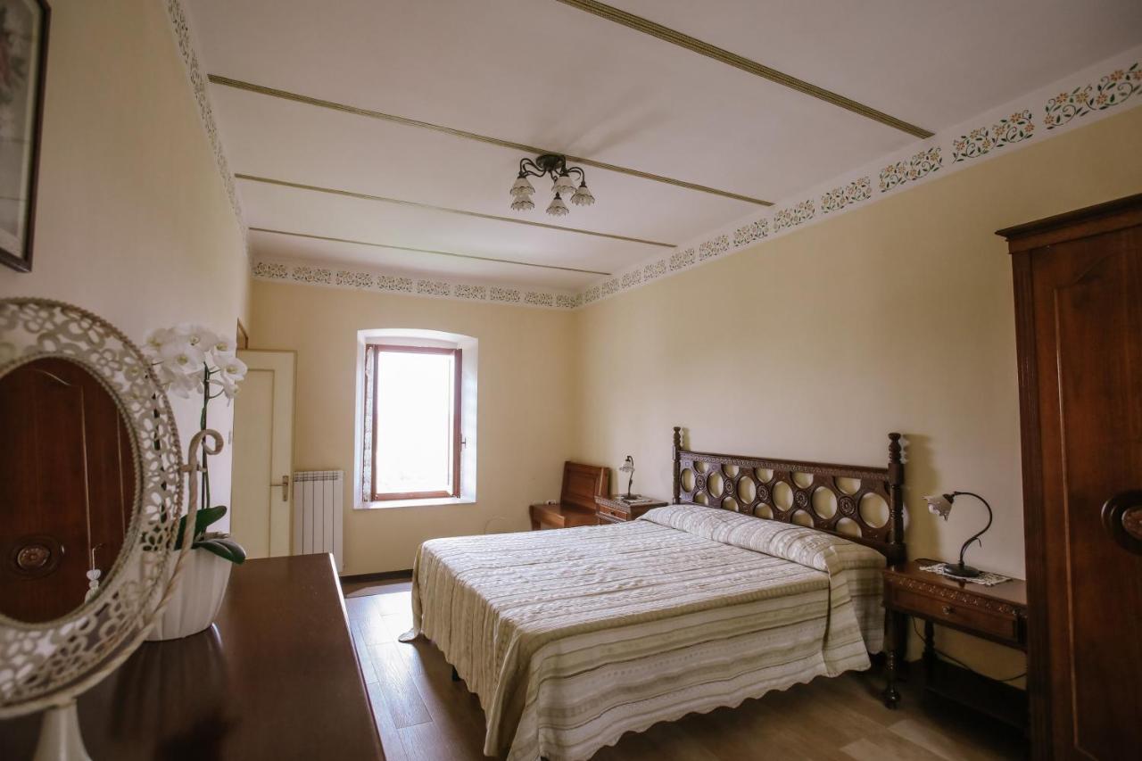Apartamento Il Pozzo Fiorito Cossombrato Exterior foto