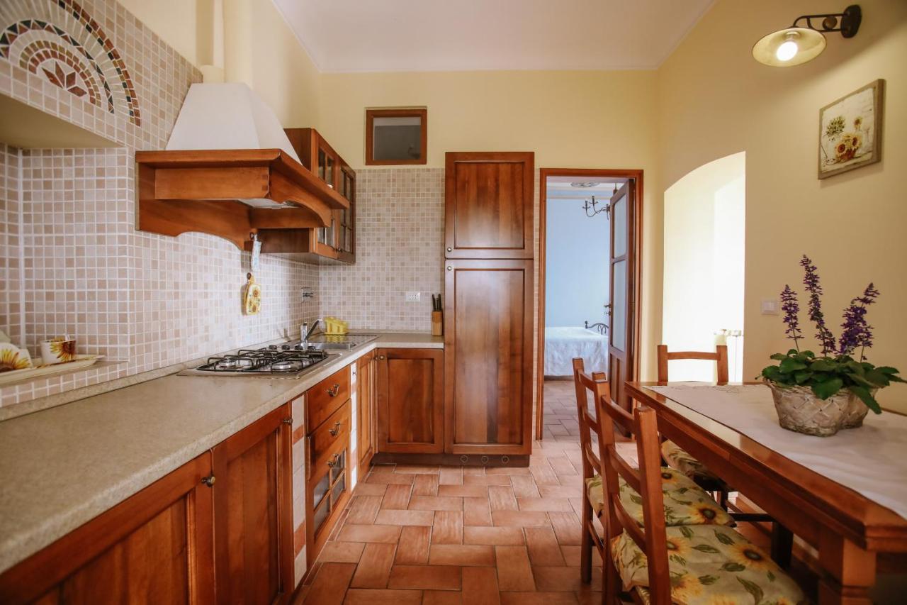 Apartamento Il Pozzo Fiorito Cossombrato Exterior foto