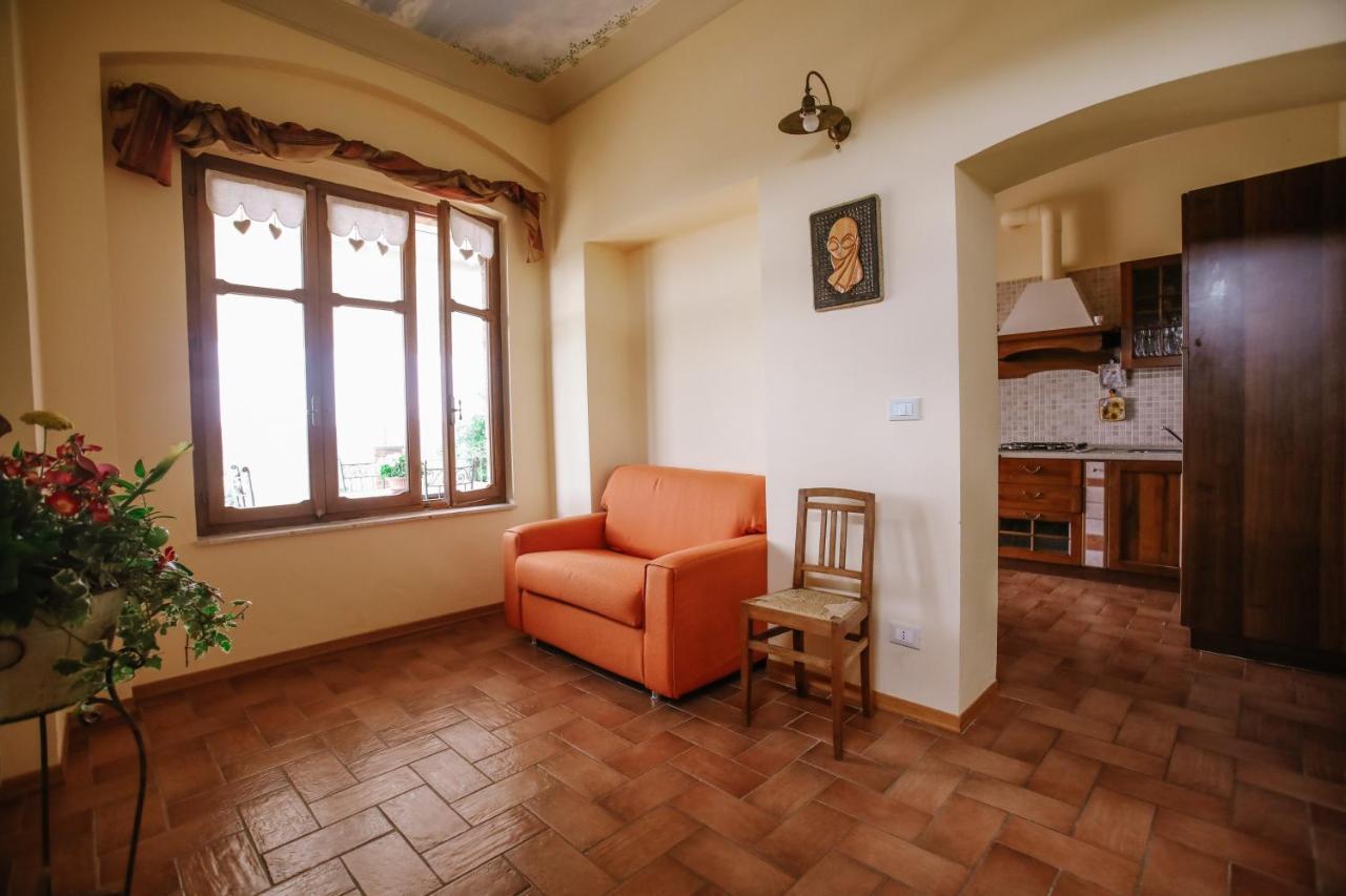 Apartamento Il Pozzo Fiorito Cossombrato Exterior foto