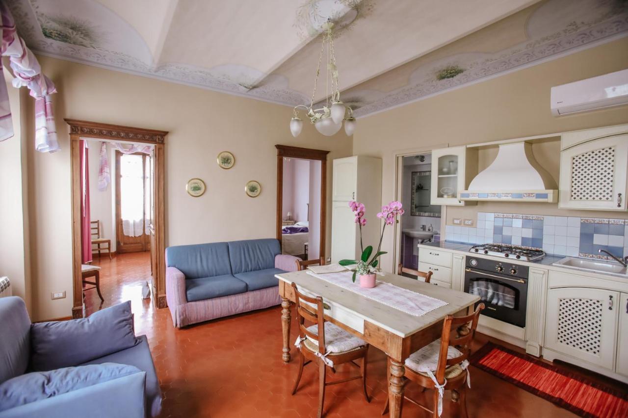 Apartamento Il Pozzo Fiorito Cossombrato Exterior foto