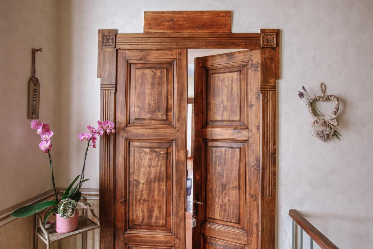 Apartamento Il Pozzo Fiorito Cossombrato Exterior foto
