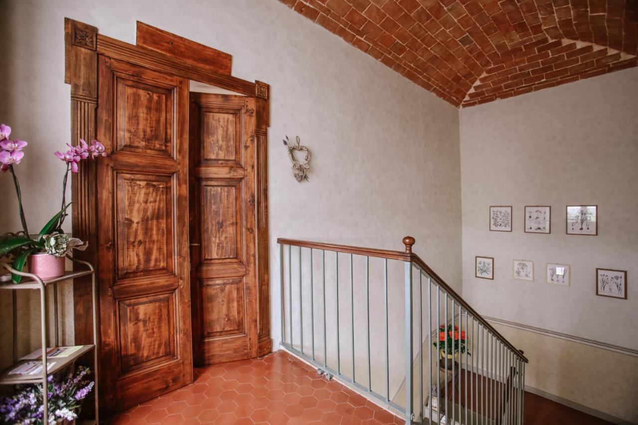Apartamento Il Pozzo Fiorito Cossombrato Exterior foto