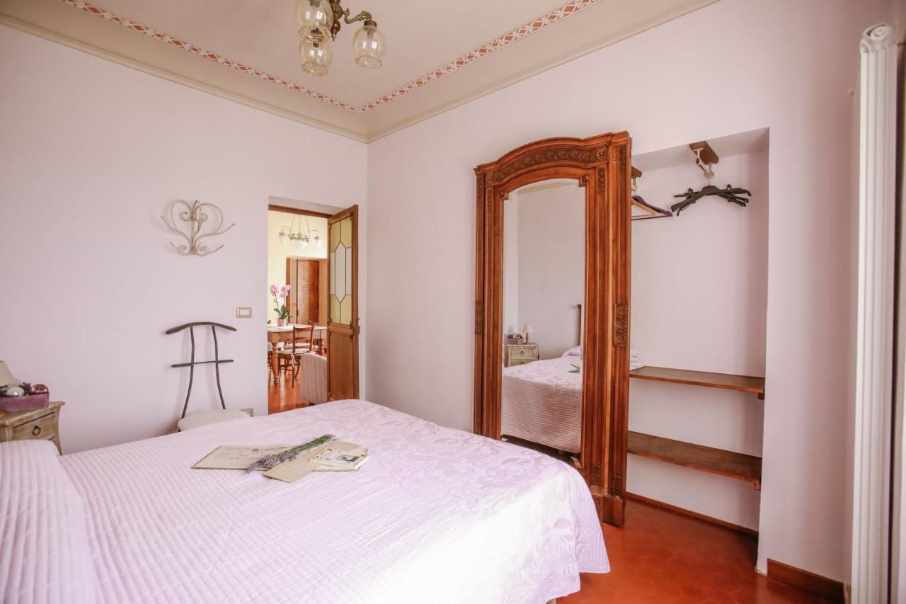 Apartamento Il Pozzo Fiorito Cossombrato Exterior foto