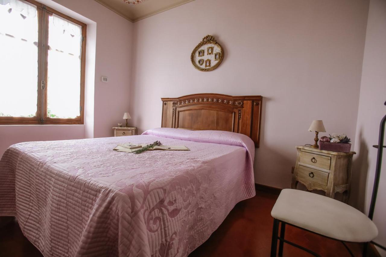 Apartamento Il Pozzo Fiorito Cossombrato Exterior foto