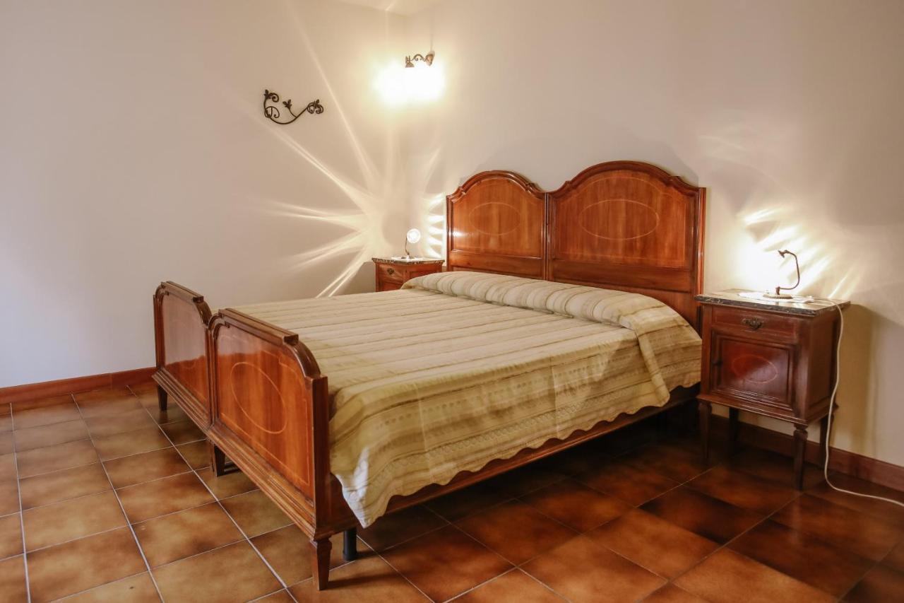 Apartamento Il Pozzo Fiorito Cossombrato Exterior foto
