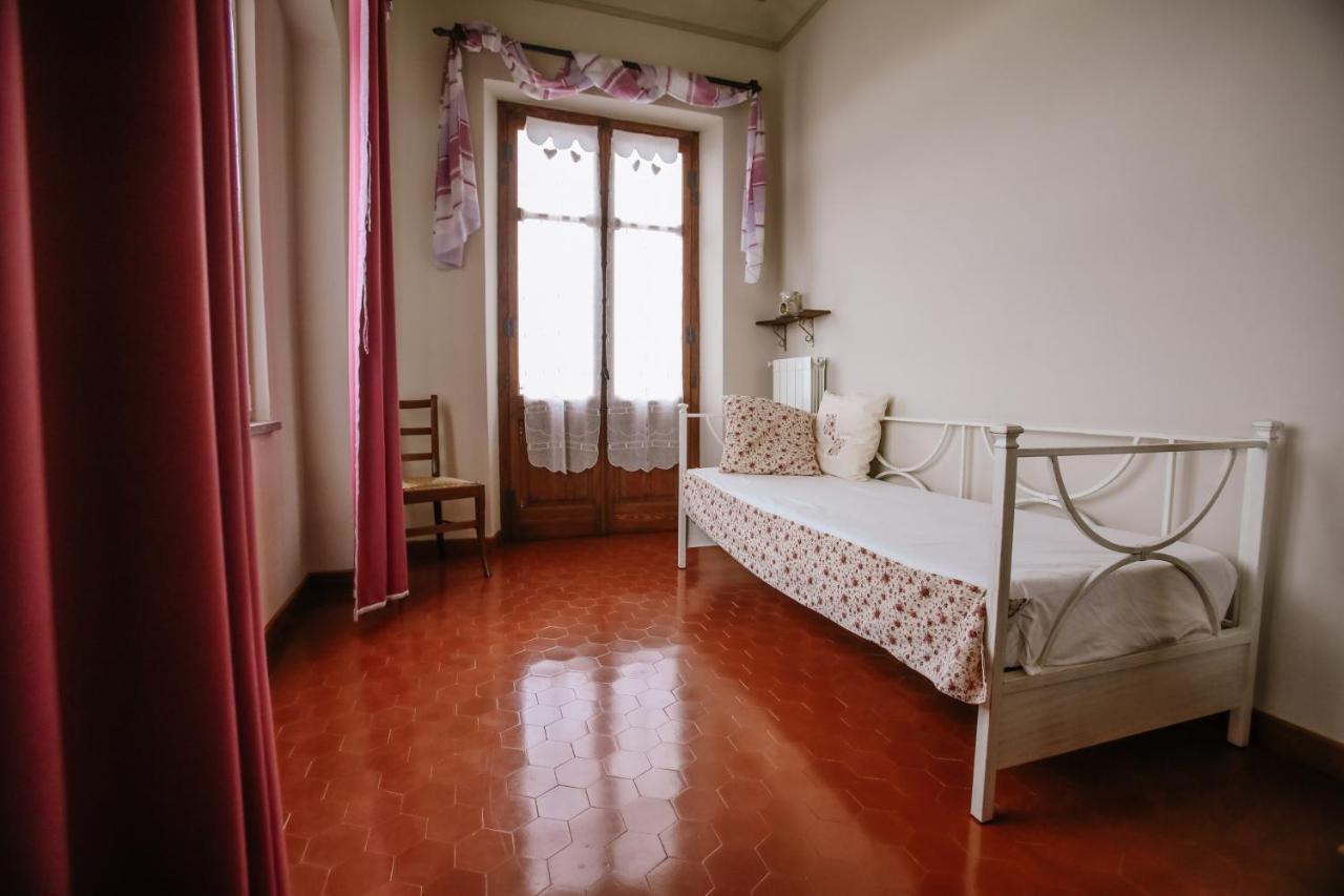 Apartamento Il Pozzo Fiorito Cossombrato Exterior foto